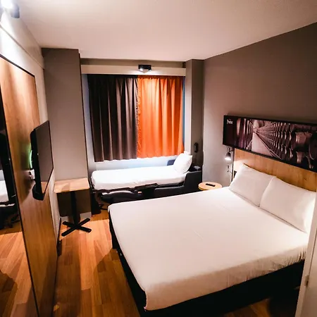 Ibis Valladolid Exterior photo